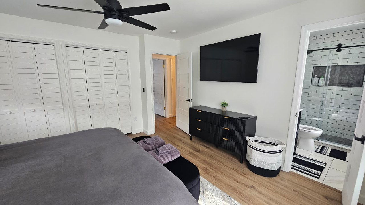 Royal Suite with ensuite bathroom visible